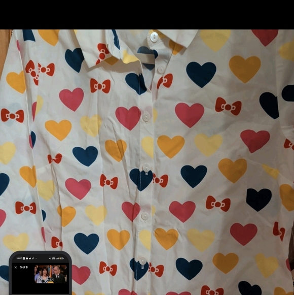 ModCloth for Hello Kitty Hearts and Bows Button Up Top Small - Picture 4 of 5